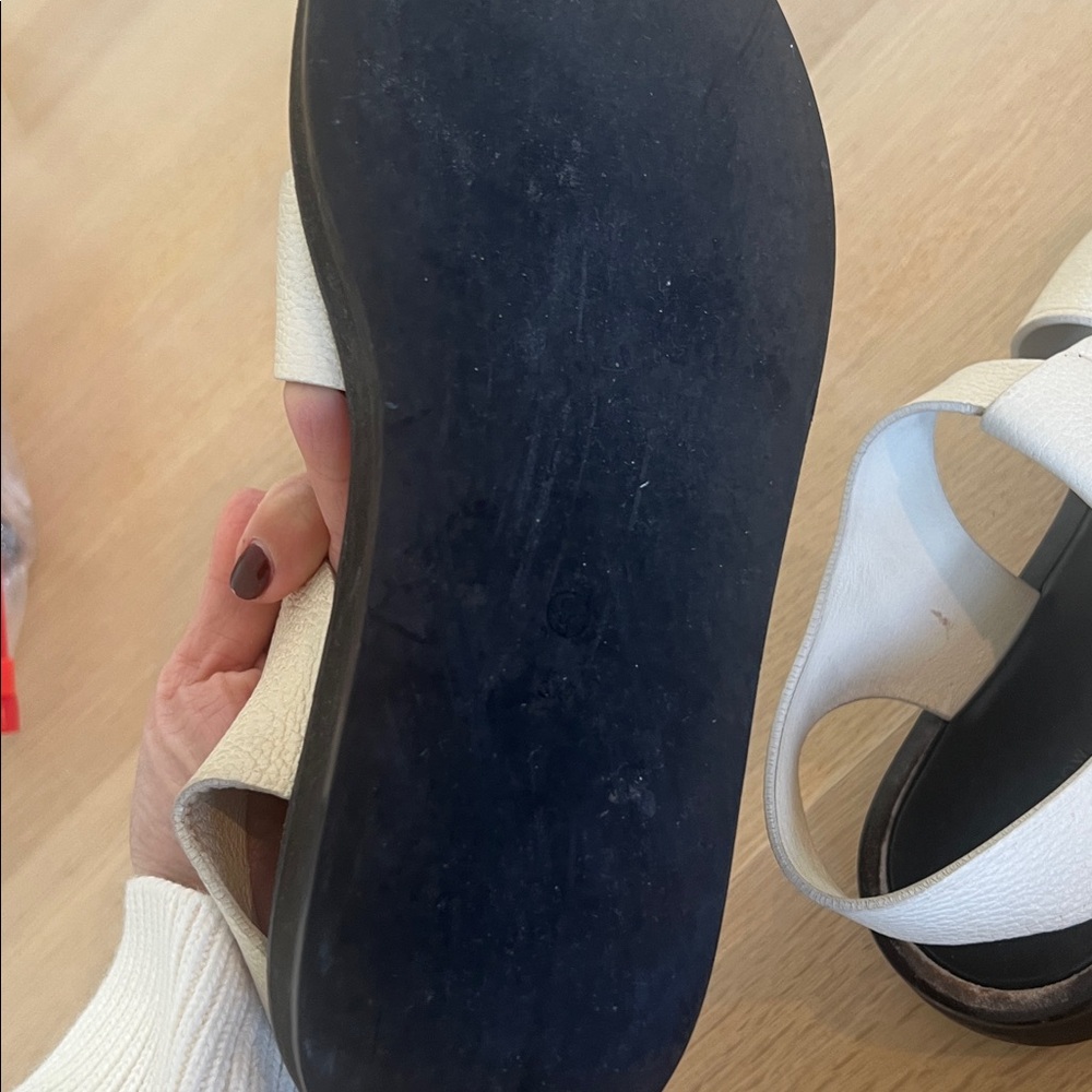 The Row fisherman white sandals 37.5 Preowned - Picture 6 of 7
